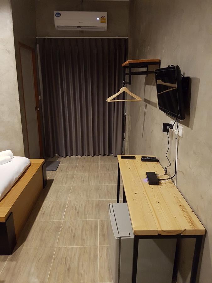 The Day Home Hotel Пакчонг Экстерьер фото